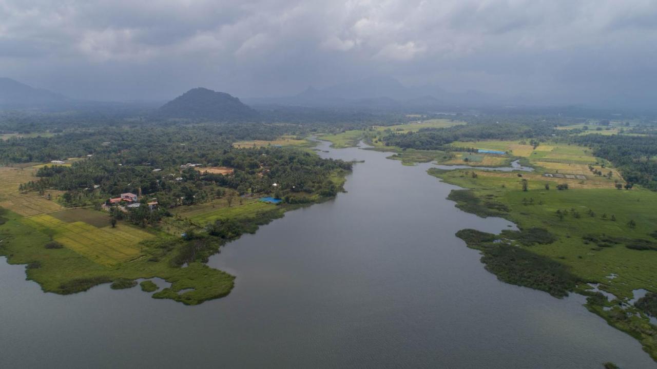Nilambara Lake View Dambulla Extérieur photo